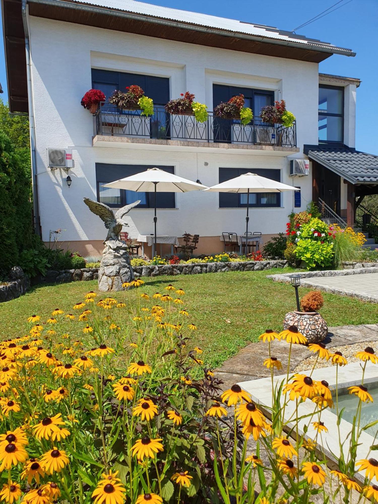 Guesthouse Vila Slunj Eksteriør billede